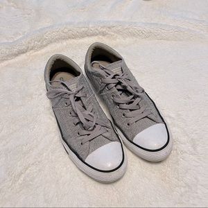 Women's Converse size 9